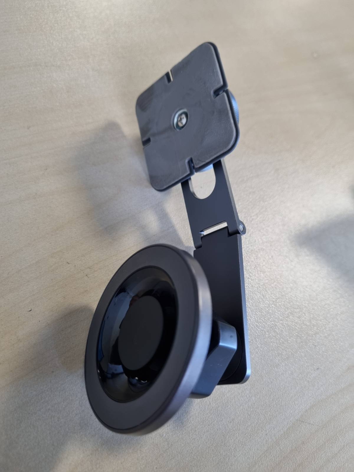 273549 - ESR Mbajtëse telefoni për makinën MagSafe, montim makine me ekran me prekje Tesla për iPhone 17e/Air/17/16/16e/15/14/13/12, Google Pixel 10, Samsung S26, Android