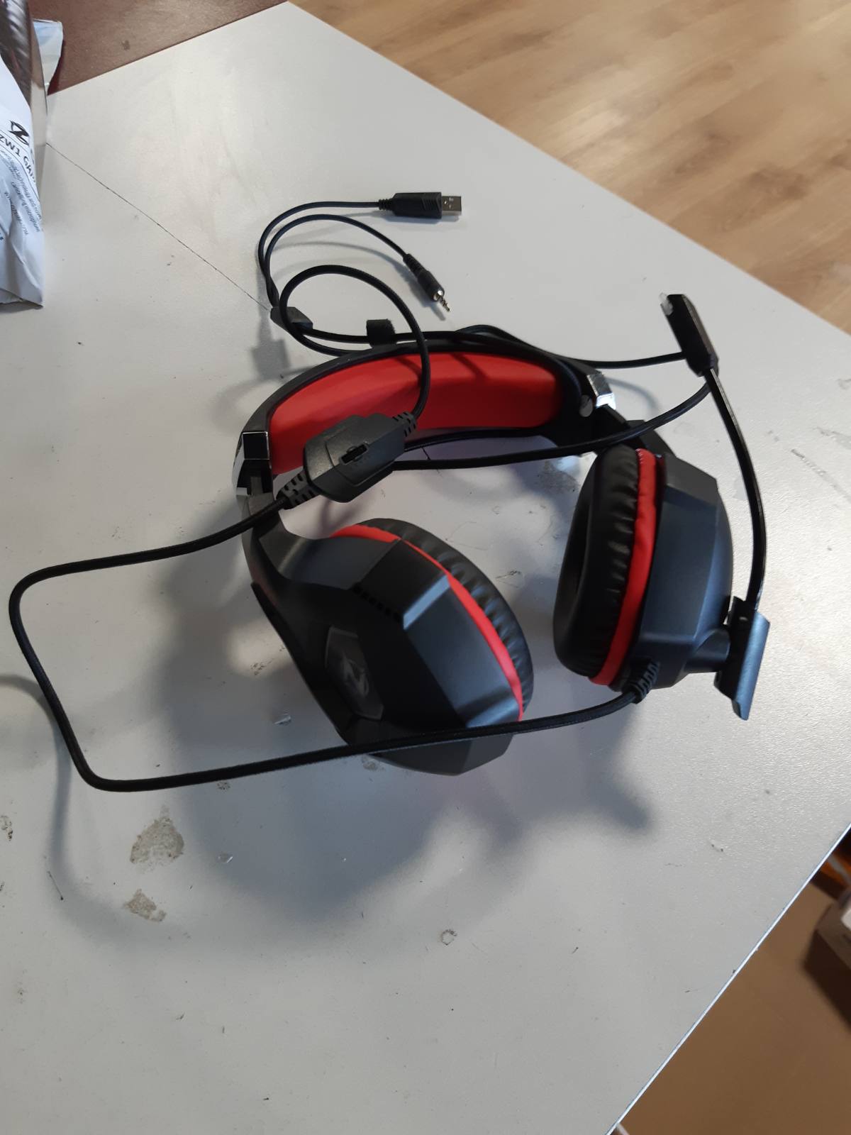 273755 - OZEINO Kufje për lojëra me tela për PS4, PS5, PC, dritë RGB, tingull stereo rrethues, mikrofon për Xbox Switch, Xbox One, rozë