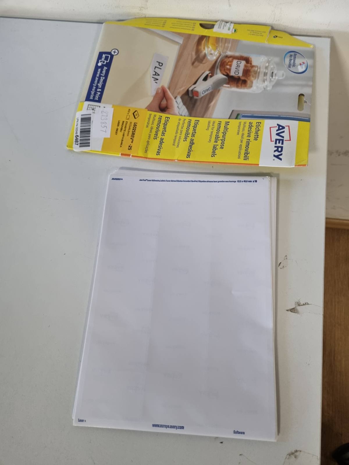 273857 - AVERY ZWECKFORM L6025REV-25 Etiketa Universale 450 plus 90 etiketa ngjitëse shtesë, 63.5x46.6 mm në A4, 30 fletë, të bardha