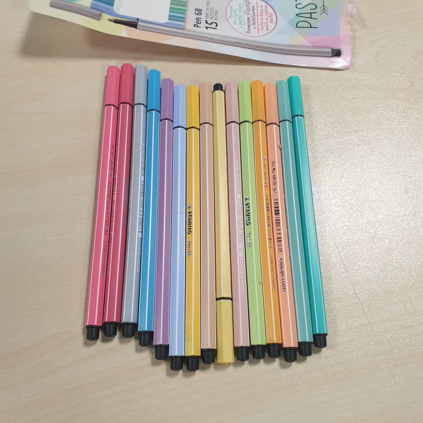 274107 - STABILO Stilolaps premium me majë të ndjerë - Stilolapsa 68 - Set Pastellove - pako me 15 copë