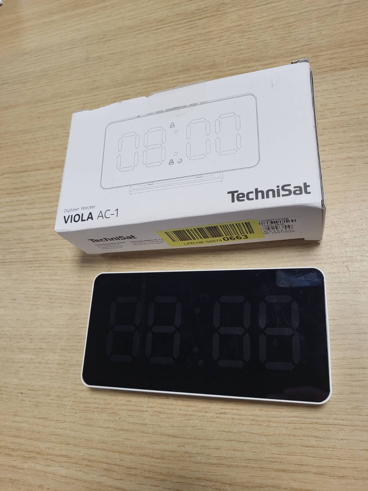 274381 - TechniSat Orë dixhitale me zile Viola AC-1, ekran LCD 4.5 inç, shfaqje e kohës, datës dhe temperaturës, 2 orë alarmi, kërkohet furnizim me energji elektrike