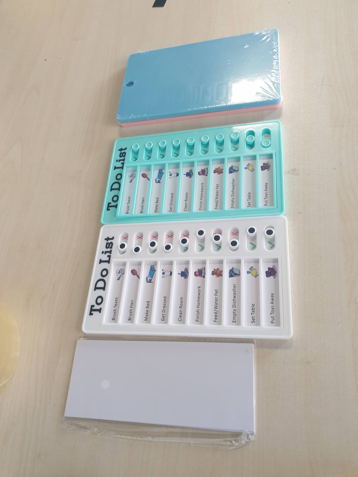 274401 - Lista e Detyrave për Fëmijë – Set me 4 Tabela Planifikimi 20x12 cm me 20 Karta të Ripërdorshme