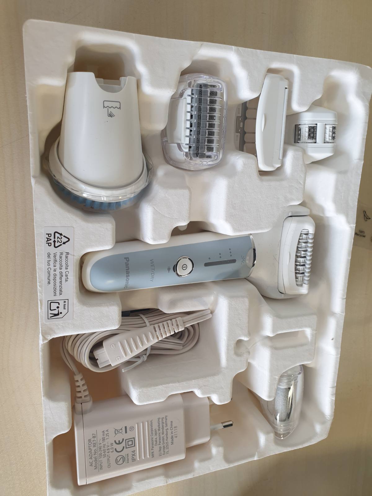 274869 - PANASONIC Depilator ES-EY90, i lagësht/i thatë, 60 piskatore, kokë rrotulluese 90°, 3 shpejtësi, dritë LED, 30 minuta funksionim, pa tel.