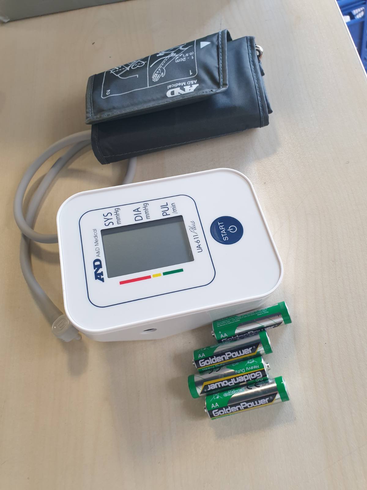 275053 - A&D MEDICAL Monitor i tensionit të gjakut UA-611 Plus me detektor të AFib
