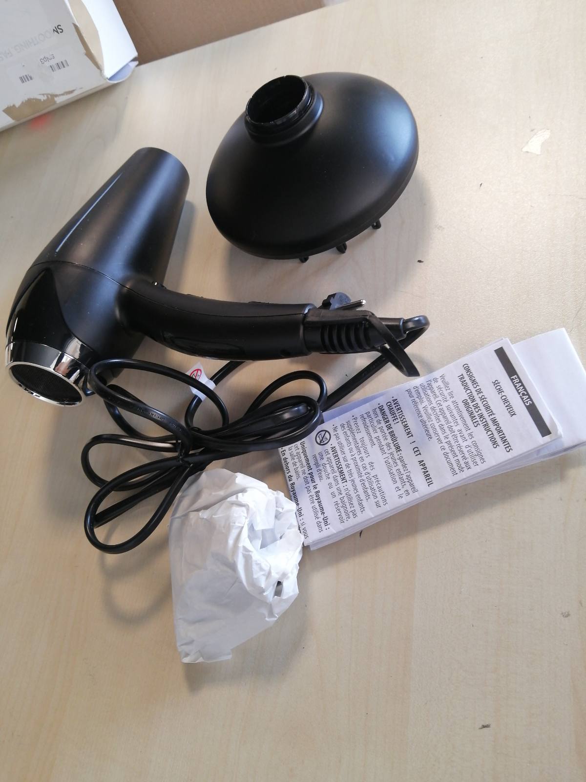 275204 - BABYLISS Tharëse flokësh Turbo Smooth, 2200W, Difuzor i gjerë, Teknologji jonike, 3 cilësime temperature, 2 cilësime shpejtësie, e zezë, D572DE