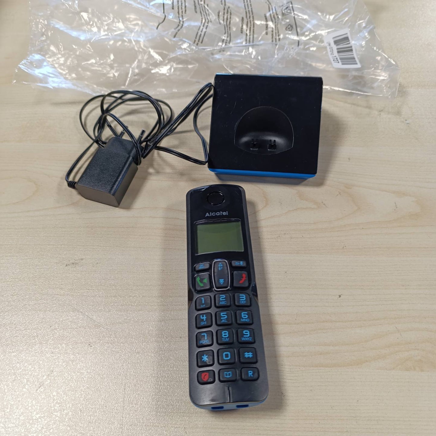 275346 - ALCATEL S280, pa duar, funksion bllokimi i thirrjeve të padëshiruara, libër telefoni me 50 emra dhe numra.