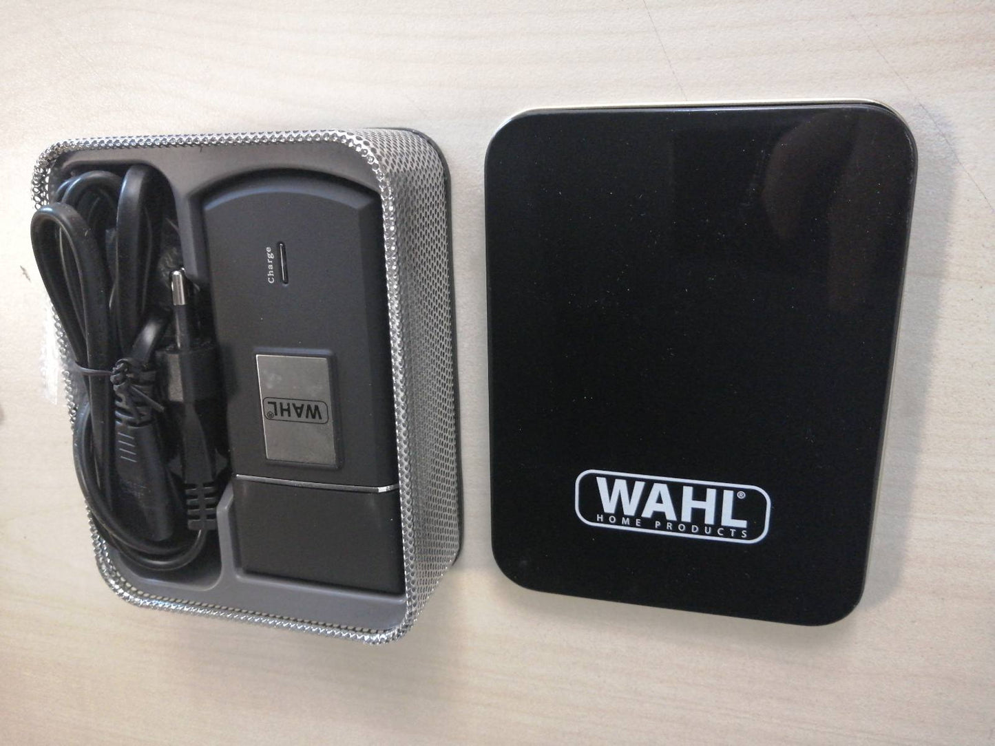 275546 - WAHL Rrojtore udhëtimi elektrike pa tel dhe e rikarikueshme për burra, ideale për udhëtime, kompakte dhe e lëvizshme