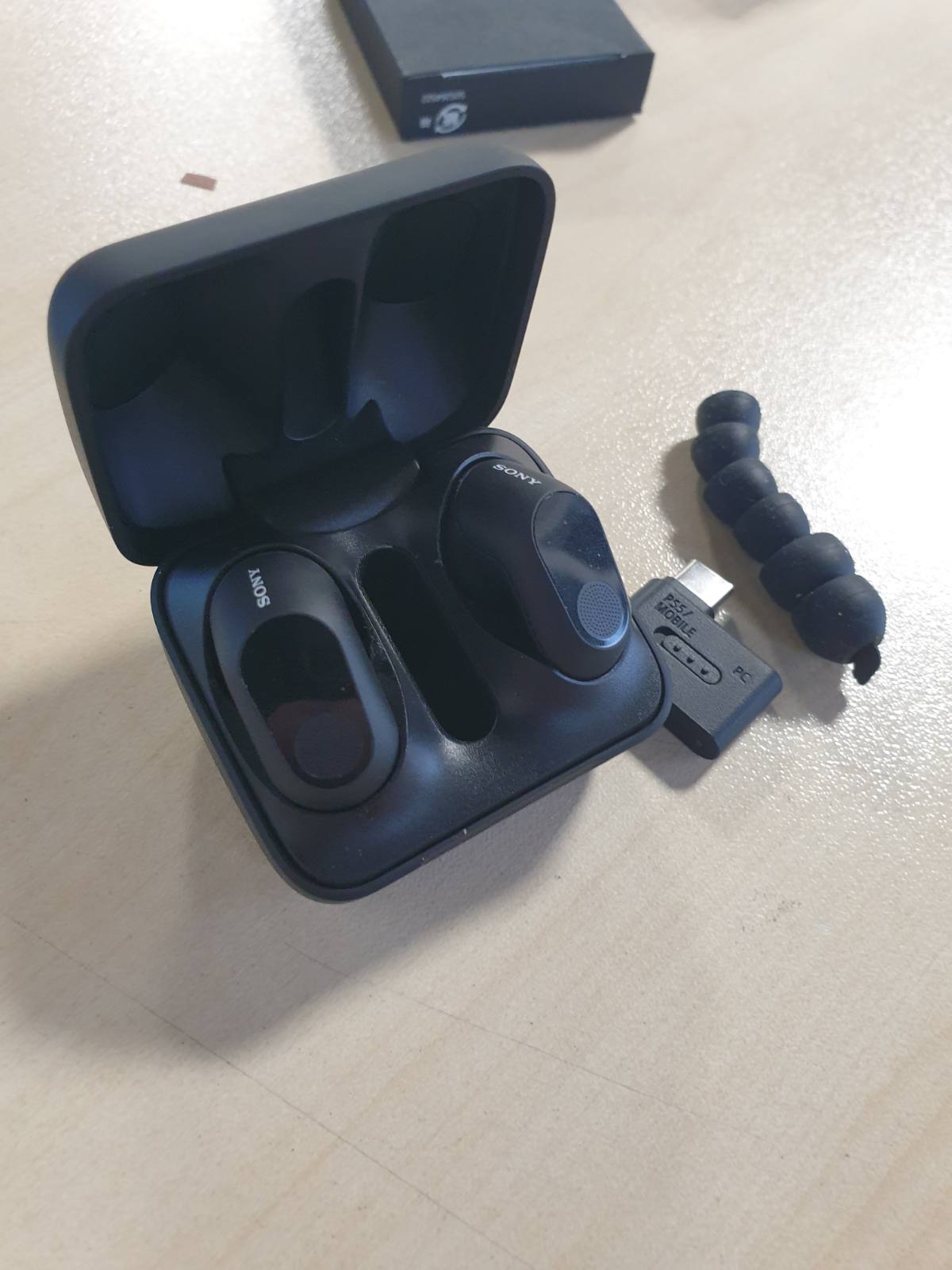 276049 - SONY Kufje INZONE Buds - Kufje të Vërteta Pa Tel për Lojëra Esports, Anulim Aktiv i Zhurmës, Mikrofon AI, Bateri 24-orëshe, Audio 2.4GHz, Dongle me Latenci të Ulët, Kompatibël me PC dhe PS5 - E Zezë