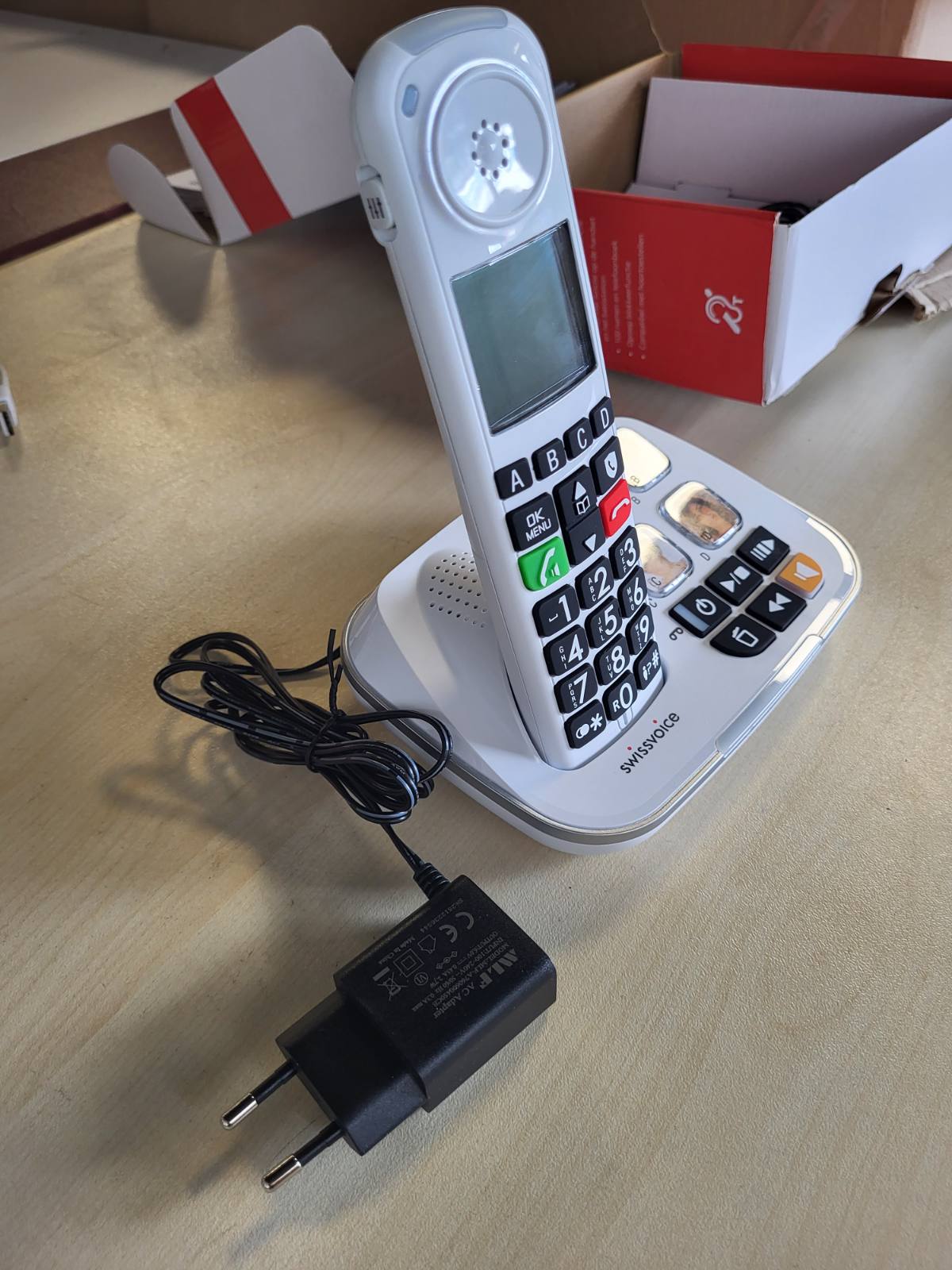 276415 - SWISSVOICE Telefon shtëpiak Xtra 2355 DECT pa tel - Butona të mëdhenj - Sekretari telefonike - Përforcim audio - I bardhë