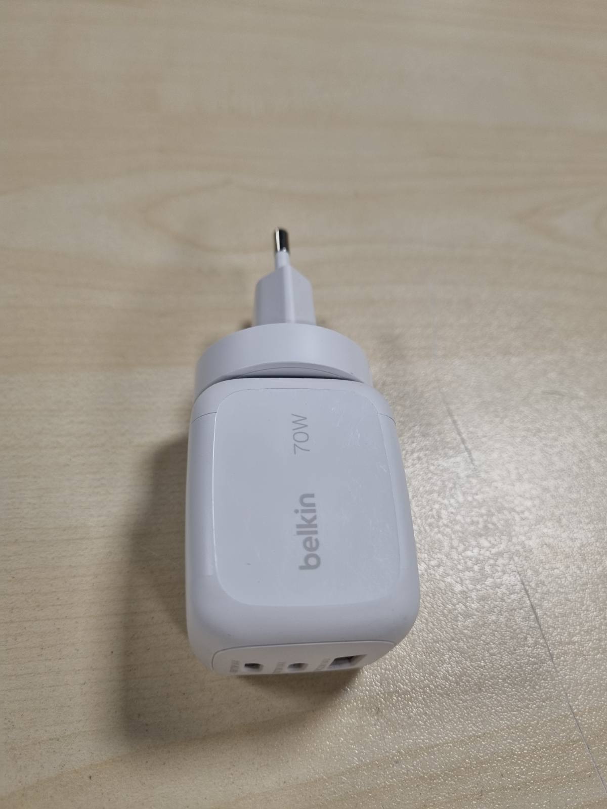 276465 - BELKIN USB-C KARIKUES ME 3 PORTA, 70W, KARIKUES GAN, PËRFSHIN PRIZA SHBA/MB/BE, 2 PORTA USB-C, 1 PORTË USB-A, KARIKUES I SHPEJTË PËR MACBOOK, IPHONE, IPAD PRO, SAMSUNG GALAXY, PIXEL, ETJ. – I BARDHË