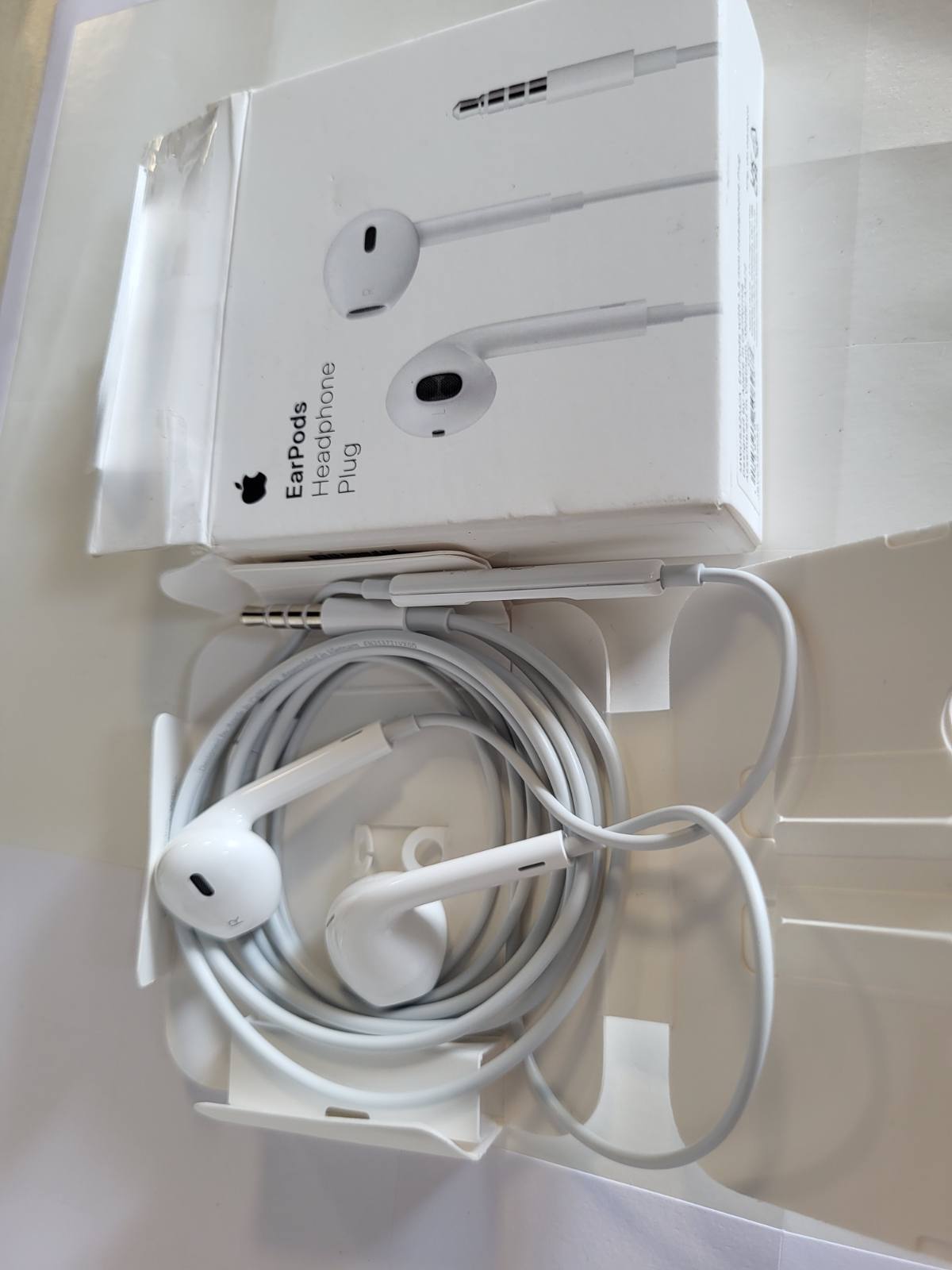 276724 - APPLE EarPods me prizë për kufje 3.5 mm