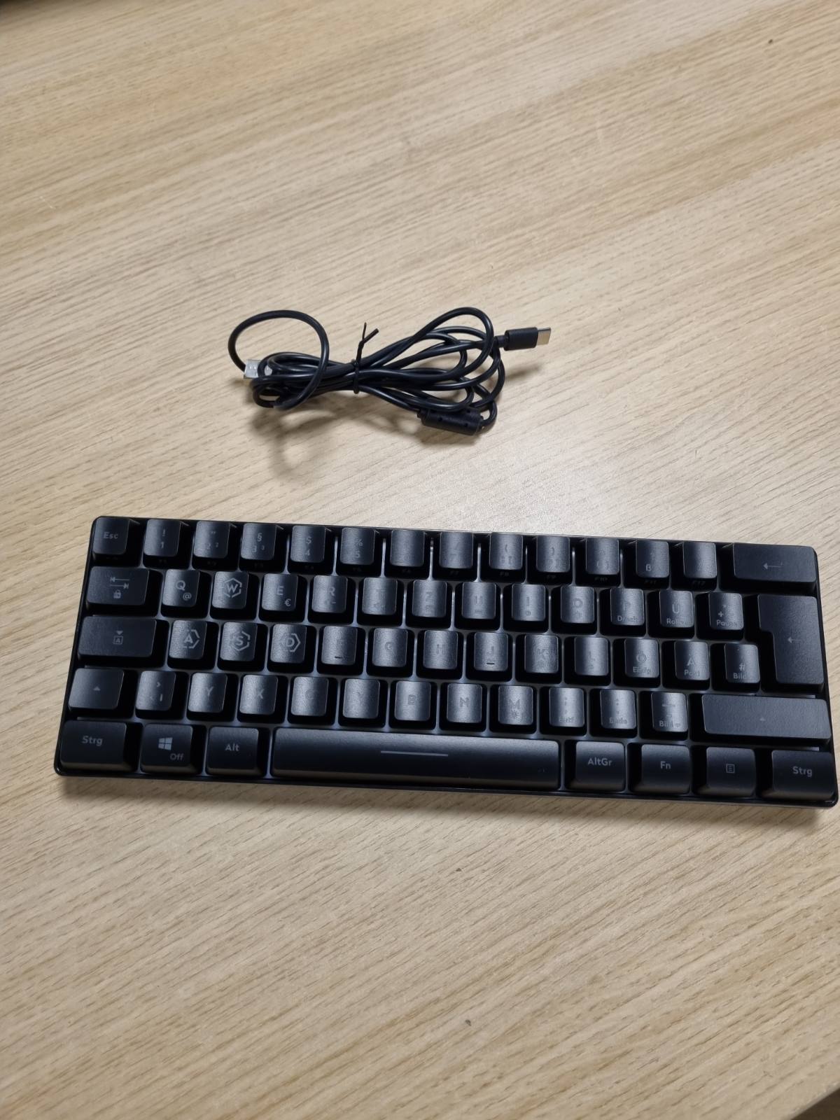 276784 - Speedlink Letos Tastierë për Lojëra RGB 60%, me tel, kabllo USB-C e shkëputshme, anti-ghosting, QWERTZ, e zezë