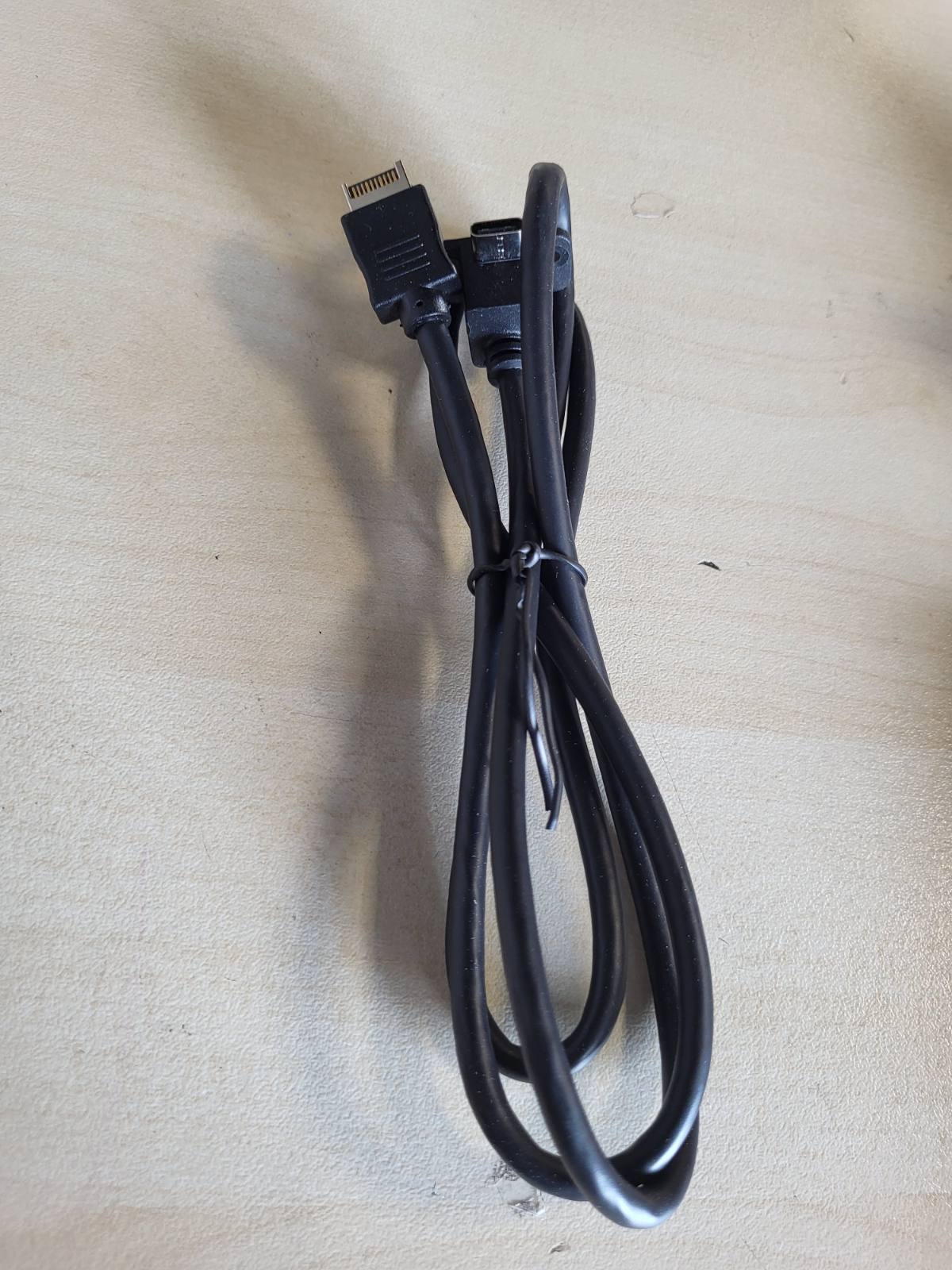 277067 - FRACTAL DESIGN Kabllo USB-C 10Gbps për Meshify 2 Lite & Compact - Transferim i të dhënave me shpejtësi të lartë