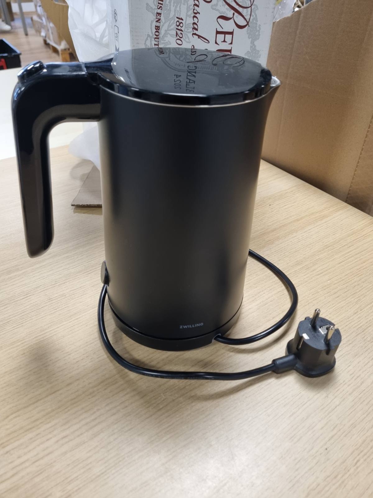 277390 - ZWILLING Çajnik elektrik, 1L, 1850W, 220-240V, prizë BE, e zezë, seria Enfinigy