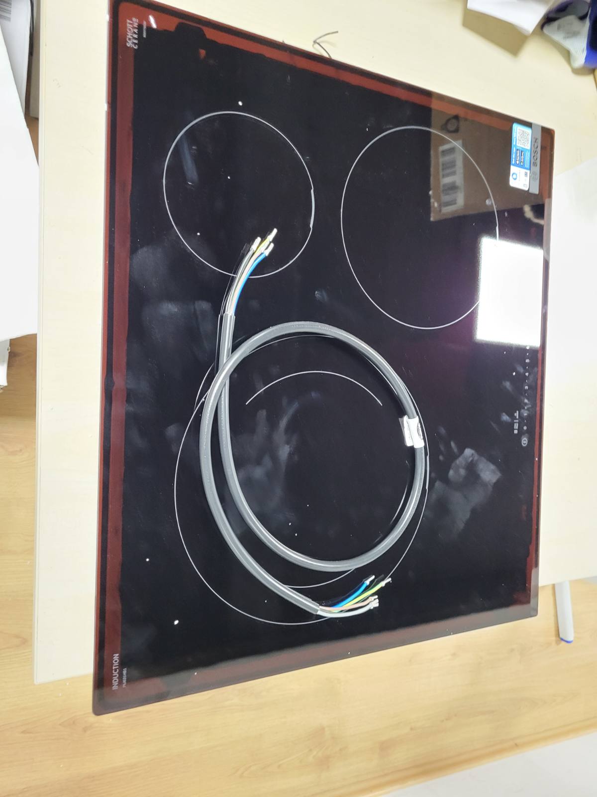 288062 - BOSCH PIJ631HB1E, Sobë me induksion, Seria 6, 3 flakë, 60 cm, E zezë