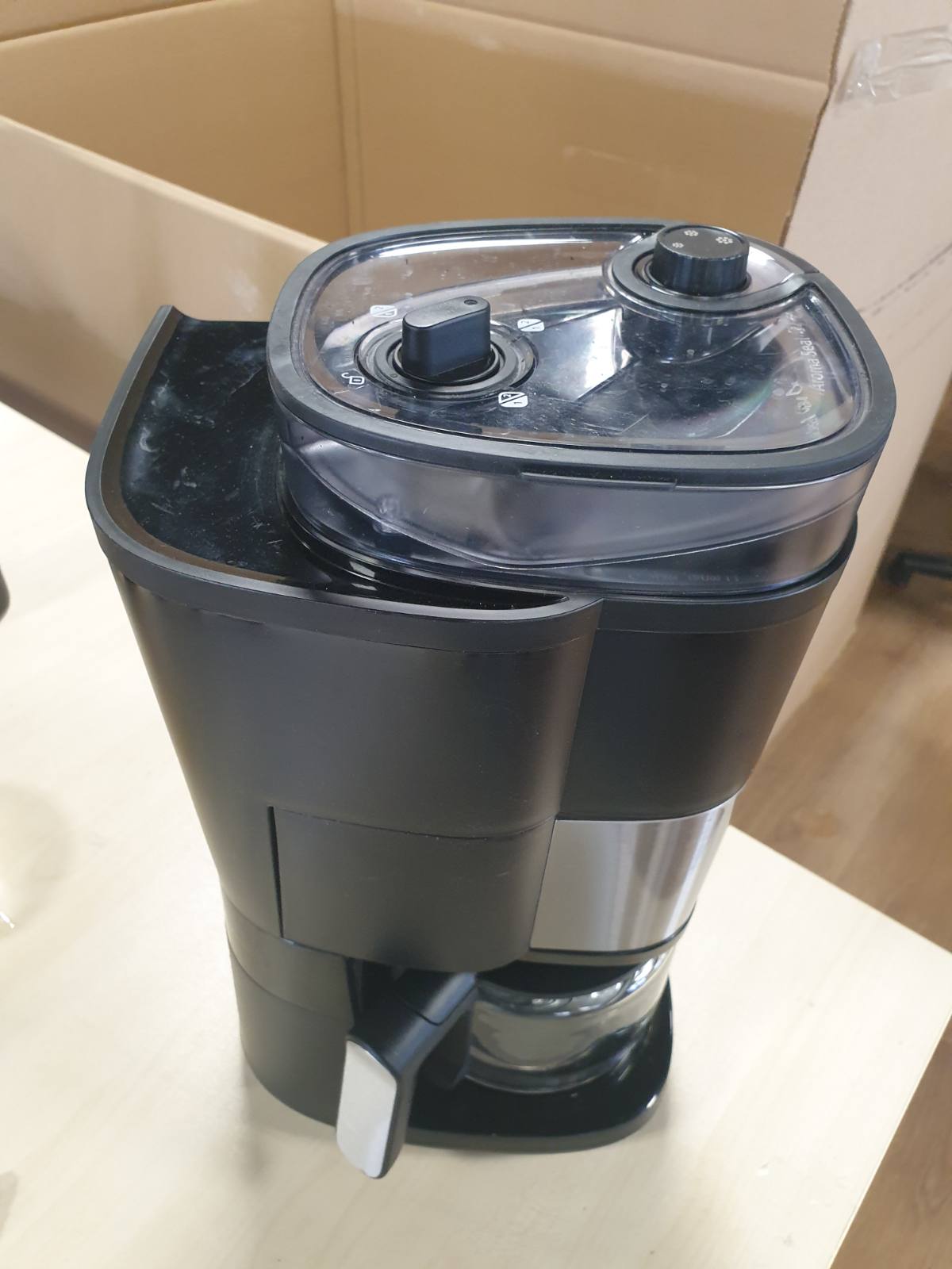 288131 - PHILIPS Makinë kafeje me filtccr, mulli konik i integruar, karafe qelqi 1.25 L, cilësim individual i intensitetit (HD7900/50)