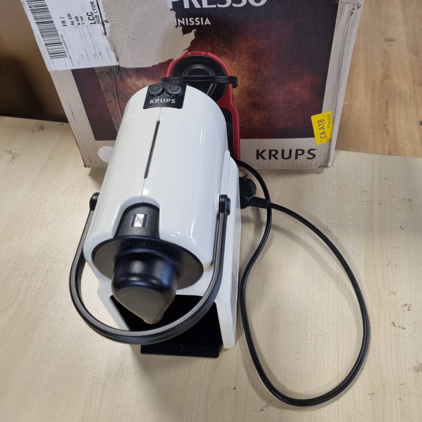288247 - KRUPS Makinë kafeje Nespresso Inissia e bardhë, 19 shufra + komplet mirëseardhjeje, dizajn kompakt, mbyllje automatike, YY1530FD