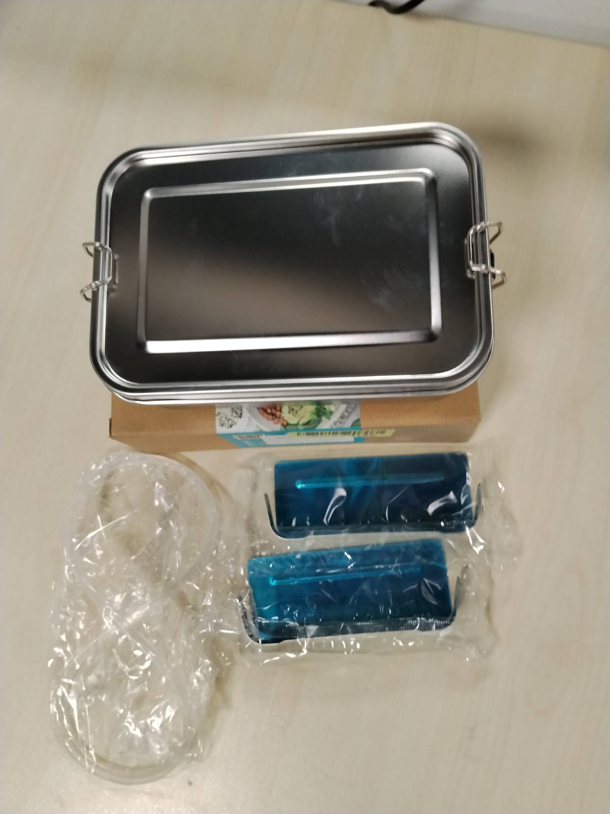 288433 - ARENDO Kuti Dreke prej Çeliku Inoks, 1400 ml, me Ndarje, Dy Ndarëse të Lëvizshme, I Paprekshëm nga Rrjedhjet, Metal i Sigurt për Ushqim