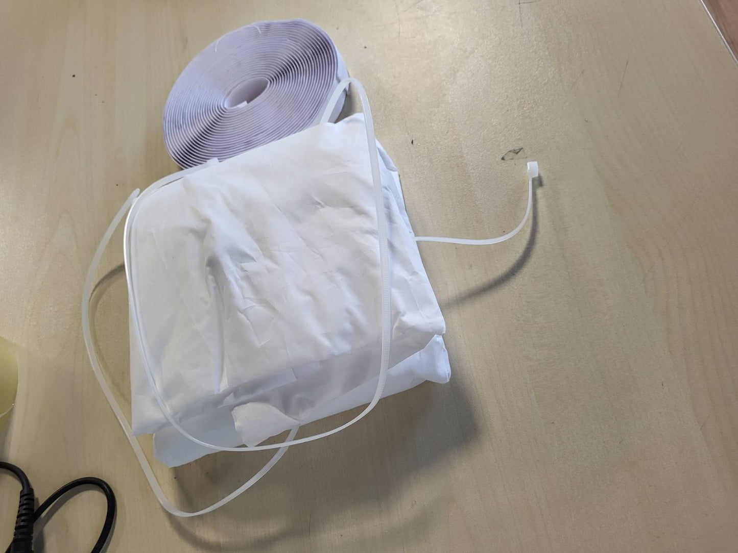 288436 - Vula dere për kondicioner portativ, 90x210cm, komplet vulosjeje me zinxhir, izolim termik në verë