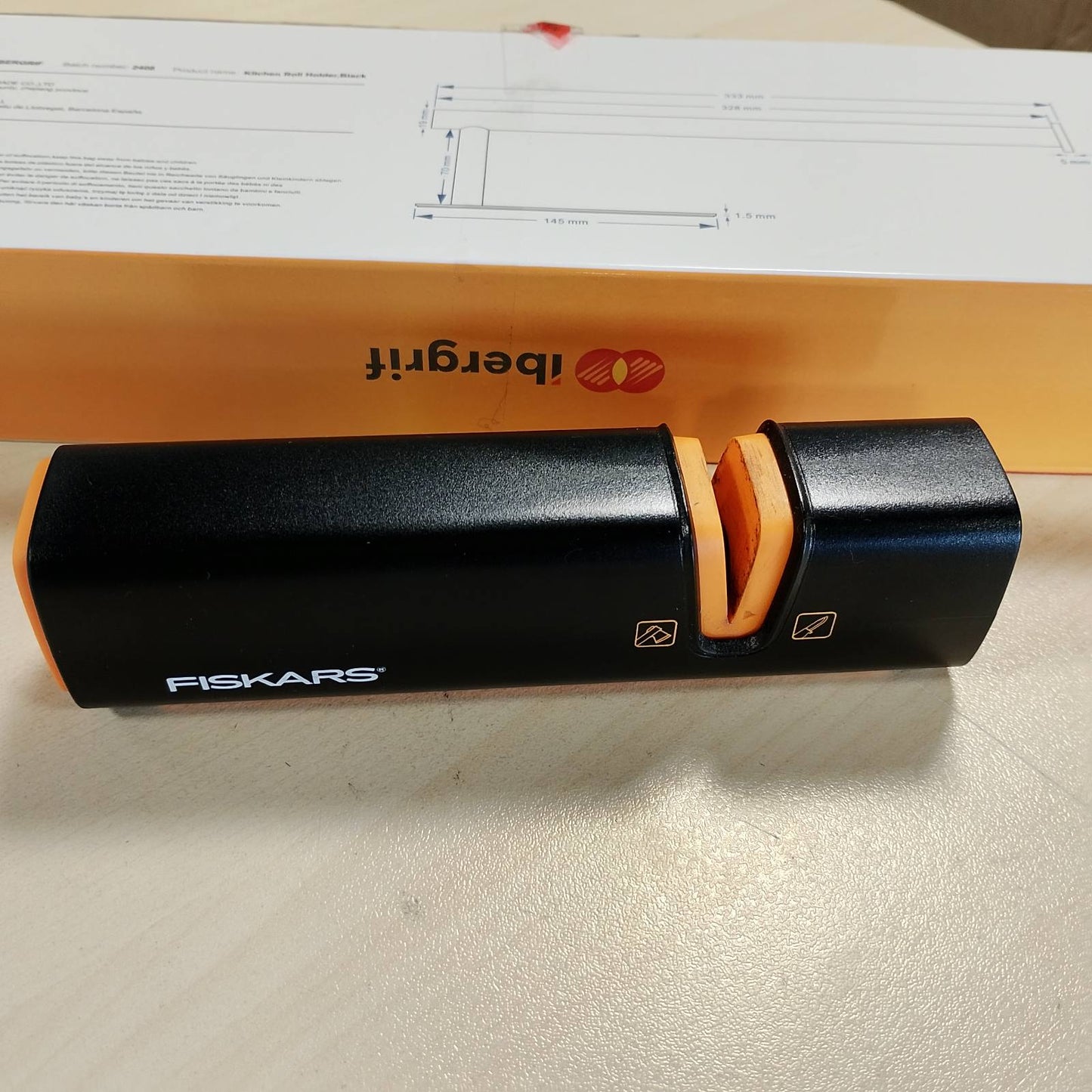 288939 - FISKARS Mprehëse sëpate dhe thikash, Kokë/Kusht bluarjeje qeramike e bërë nga plastikë e përforcuar me fibra qelqi, E zezë/Portokalli, Xsharp, 1000601