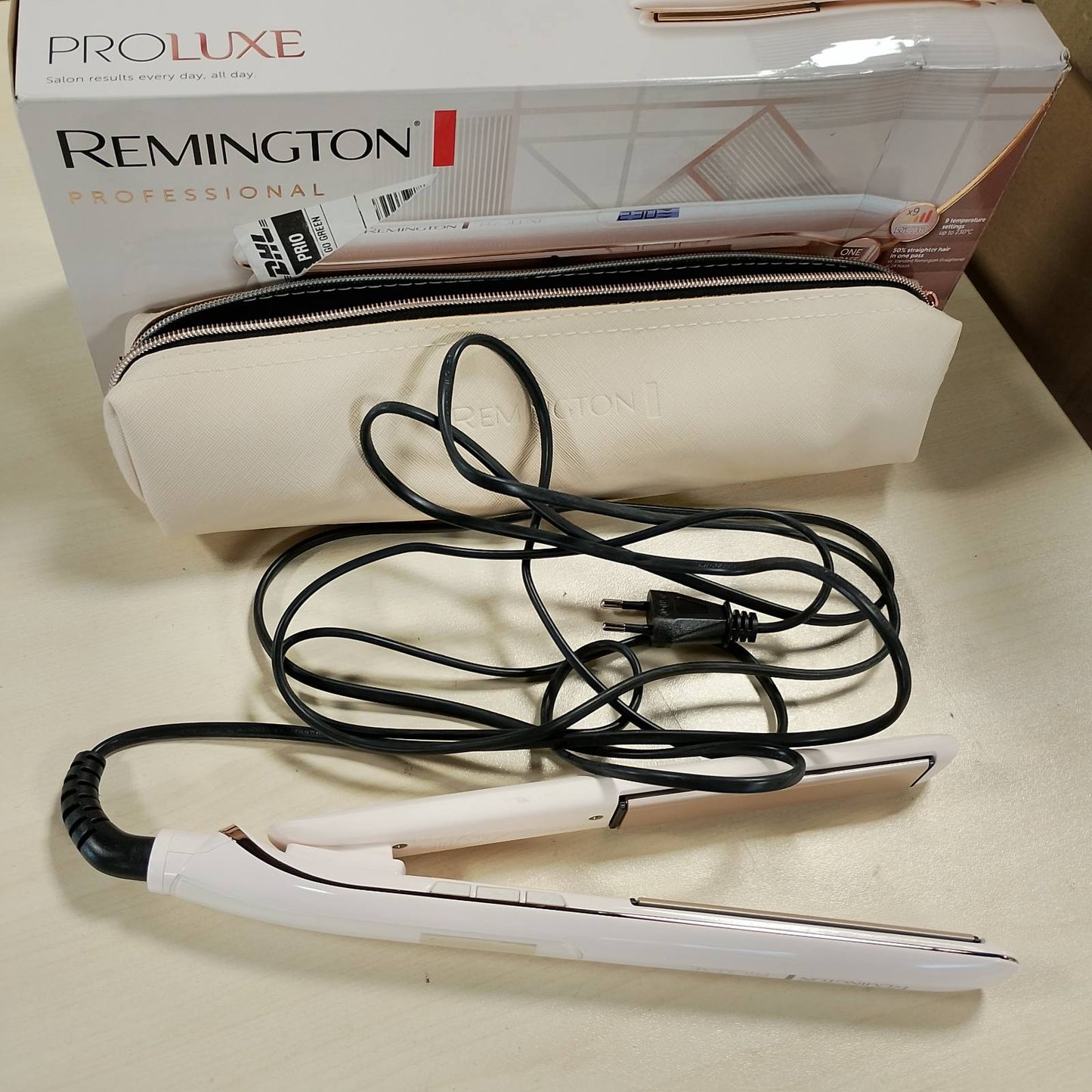 289654 - REMINGTON Pjastër flokësh PROluxe S9100, Teknologjia OPTIheat, Ekran LCD, Temperaturë 150-230°C, Veshje qeramike Ultimate Glide