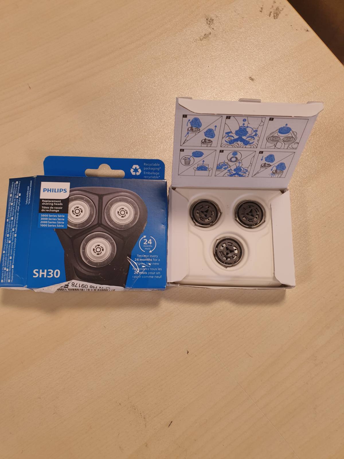 290013 - PHILIPS Koka Rroje SH30/50, të Pajtueshme me Rrojat e Serisë 1000, 3000 dhe 5000, 3 Tehe, Performancë Optime, Vetë-Mprehëse