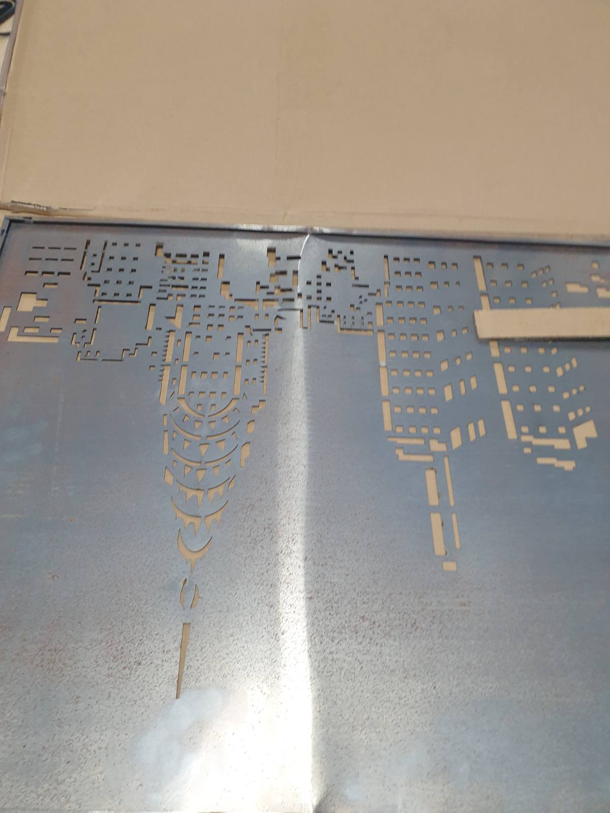 291542 - VIDA XL Dekorim Muri Kopshti 105x55 cm me Dizajn Çeliku Corten Skyline