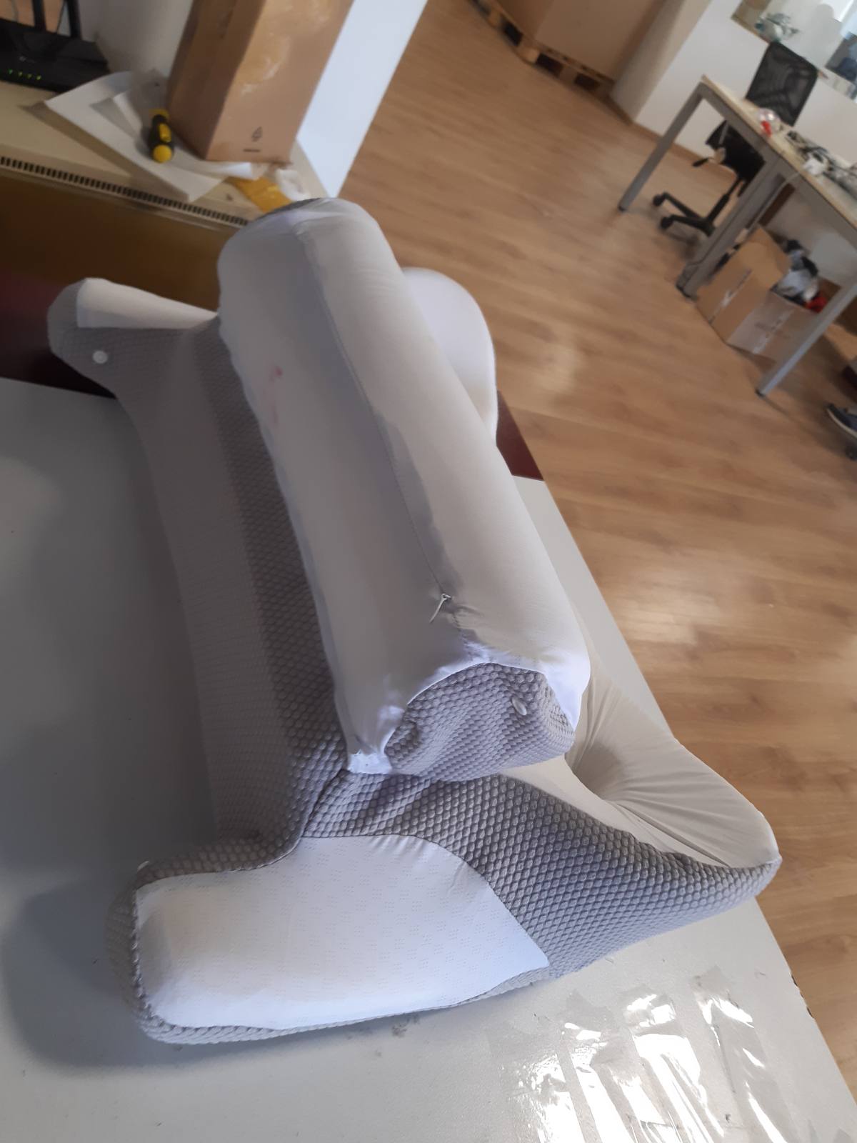 292881 - JASTËK ERGONOMIK 2-NË-1 ME SHKUMË MEMORIEJE TOPESCT DHE JASTËK CERVIKAL PËR GJUMË, TEKSTURË FRESKUSE, LEHTËSIM I PRESIONIT TË QAFËS (GRI)