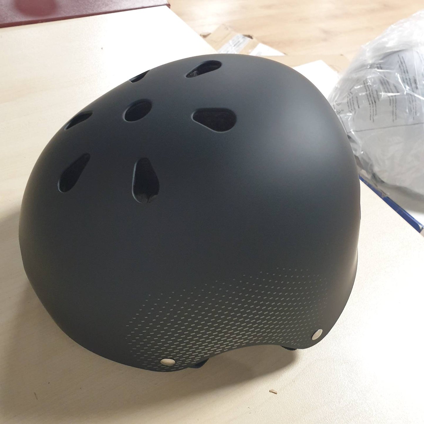 293568 - CECOTEC Helmetë BrainGuard Urban e Zezë për Biçikleta dhe Skuterë Elektrikë - Madhësia L-XL (58-61 cm)