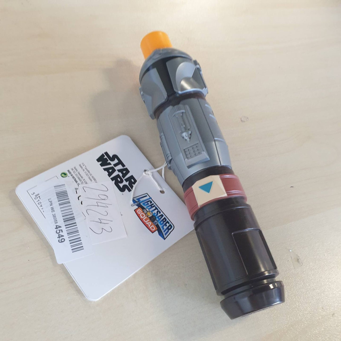 294243 - STAR WARS Skuadra e Shpatave të Dritës, Shpata e Dritës e Zgjerueshme Mandaloriane, Portokalli, Lodër me Role për Fëmijë 4 Vjeç e Sipër