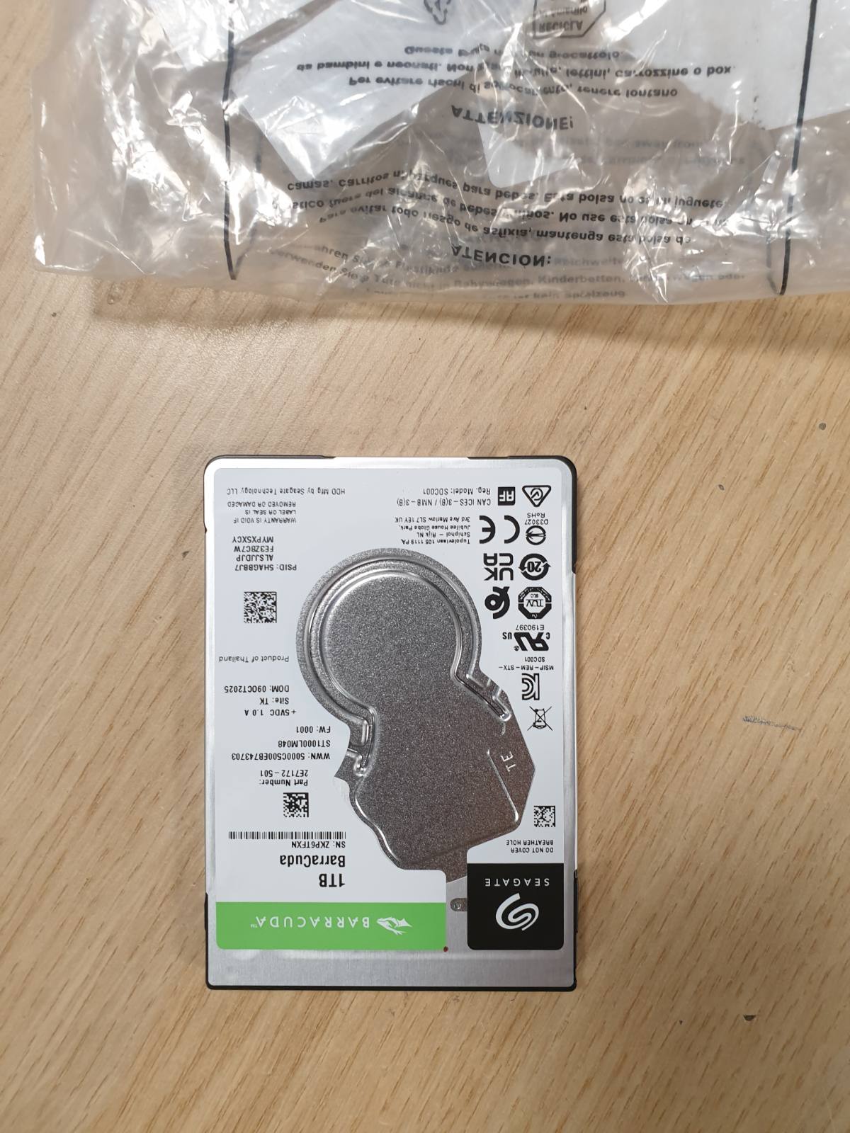 295104 - SEAGATE BARRACUDA, Disk i brendshëm i ngurtë 1TB, 2.5", SATA 6GB/s, 5400 RPM, memorje cache 128MB (ST1000LM048)