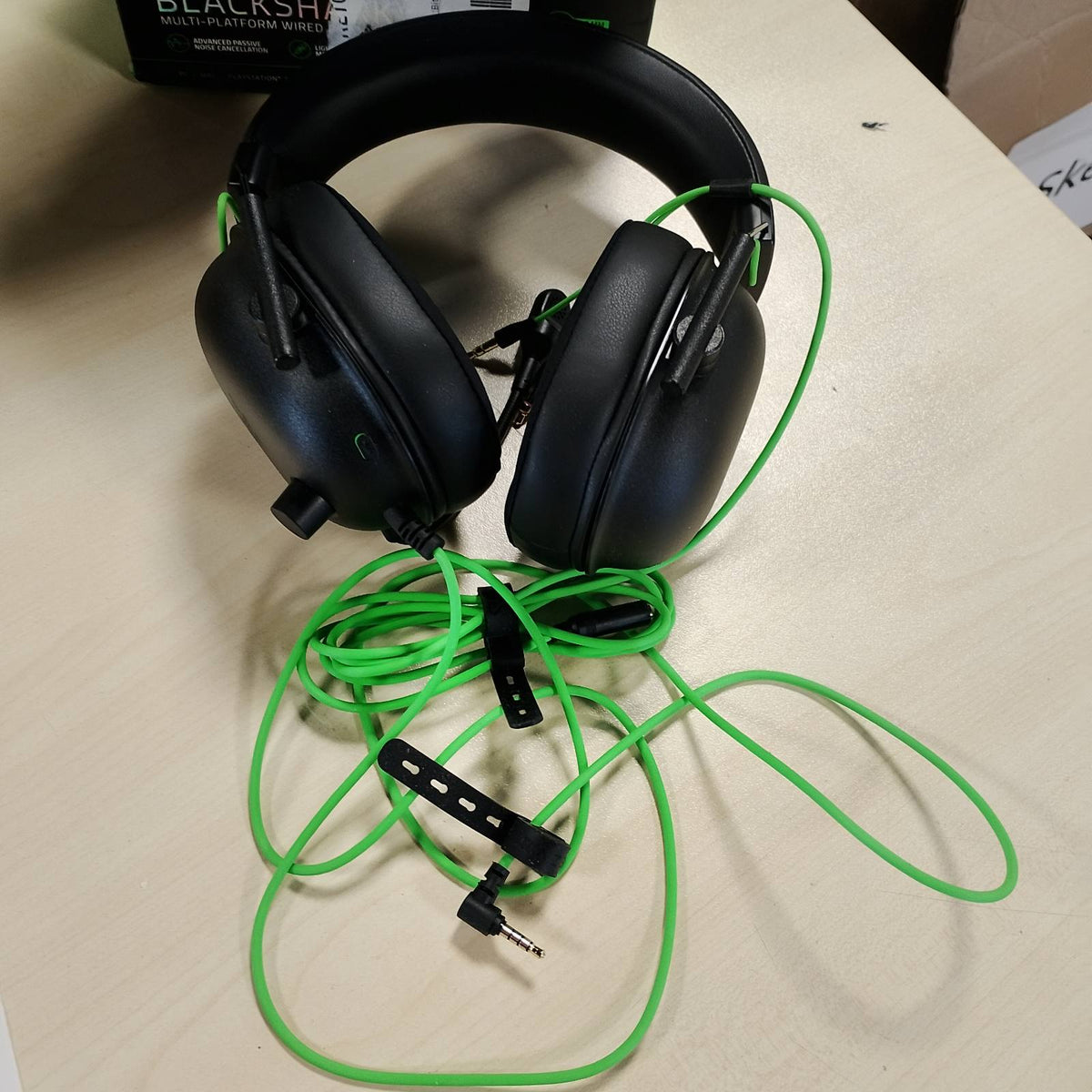 295583 - RAZER BLACKSHARK V2 X - Kufje Premium për Lojëra Esports (Kufje me tel me drajverë 50 mm, anulim zhurme për PC, Mac, PS4, Xbox One dhe Switch) të Zeza