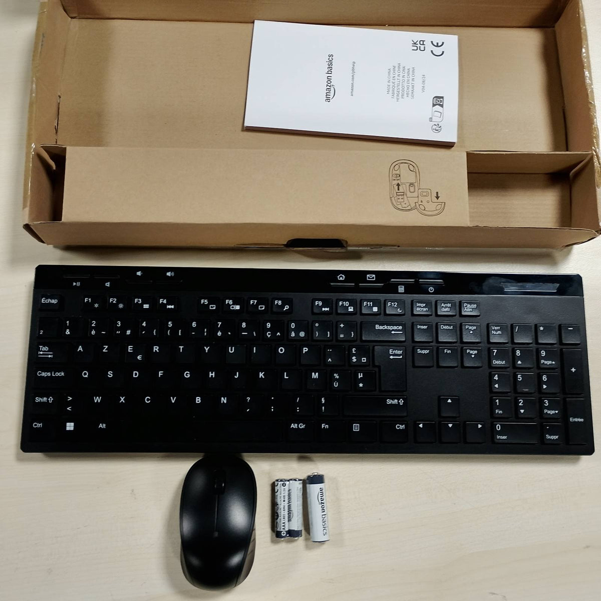296078 - AMAZON BASICS KOMBINIM TASTIERE DHE MAUSI PA TEL ME MADHËSI TË PLOTË, MARRËS USB 2.4 GHZ, FR LAYOUT, NOIR