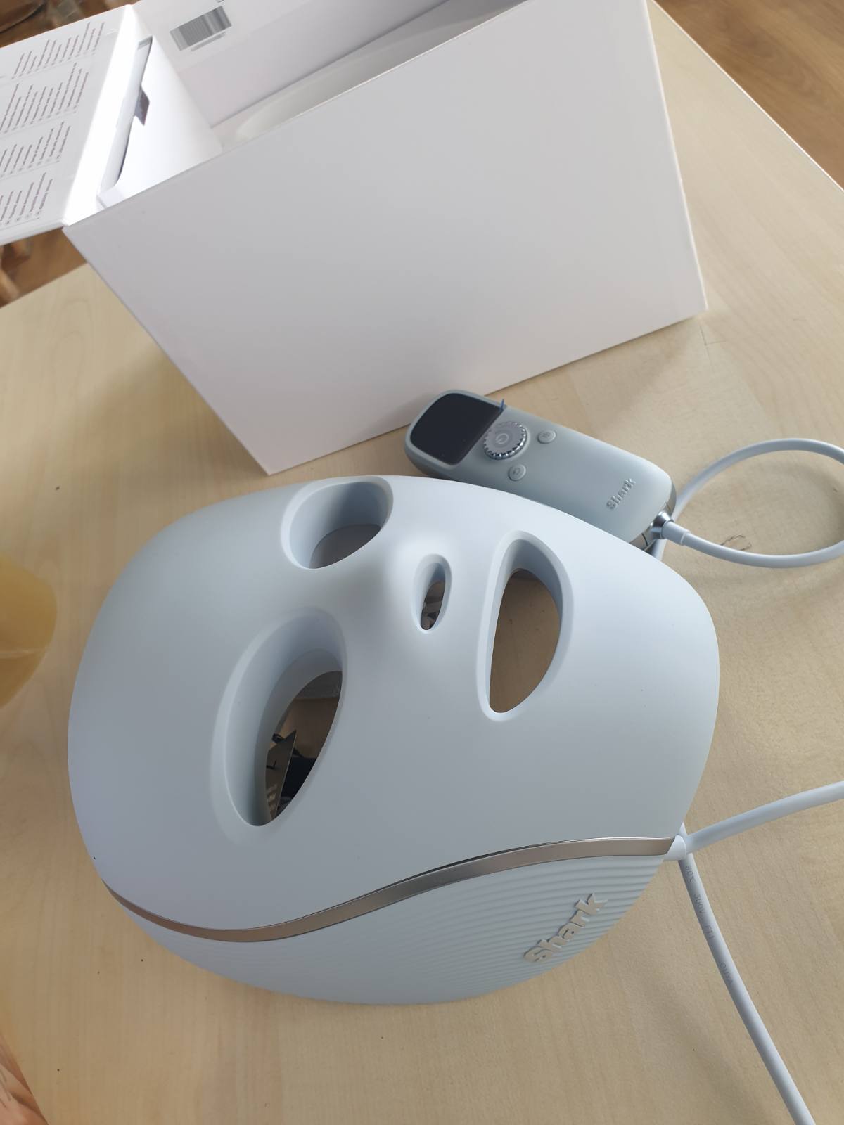 296518 - SHARK Maska LED CryoGlow, e kuqe dhe blu, Terapi me dritë infra të kuqe FW312EU