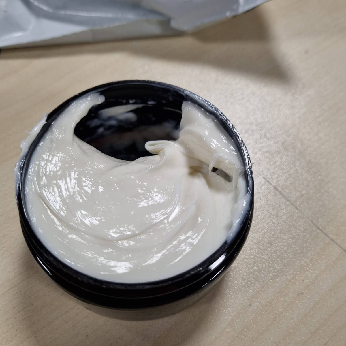 297342 - AMERICAN CREW Pomade Heavy Hold për Flokët, Dyll për Burra, 85ml