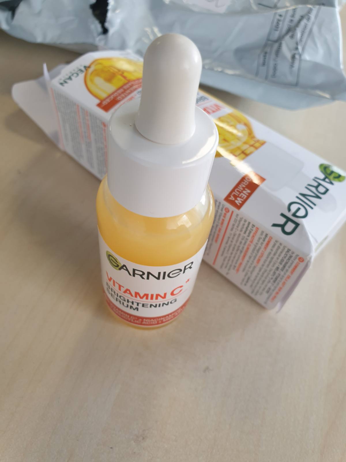 297480 - GARNIER Serum Anti-Dark Spot Rediance me Vitaminë C + Niacinamide për Fytyrën 30 ml