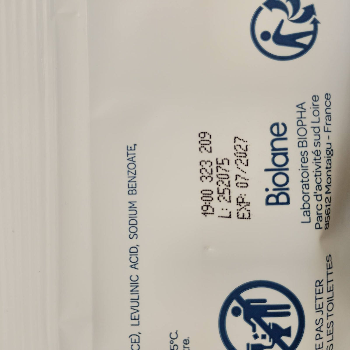 298096 - BIOLANE Peceta me ujë për foshnje - 900 peceta - Pako me 12 x 75 - Pastrim i butë dhe efektiv - Nuk kërkon shpëlarje - Që nga lindja