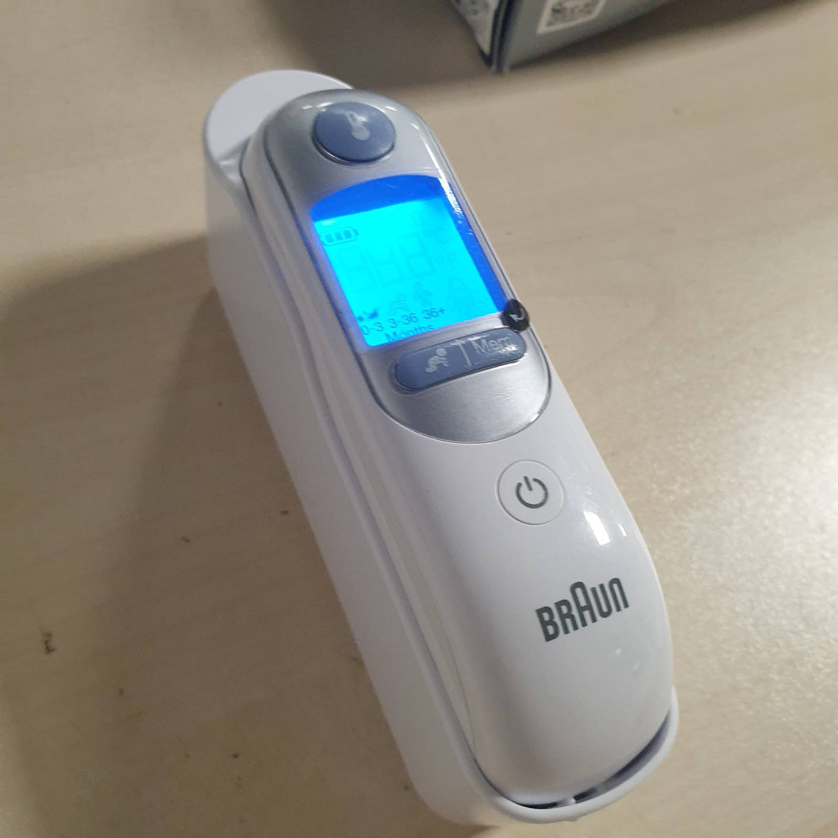 298104 - BRAUN Termometër veshi ThermoScan 7 BRAIRT6520 | Teknologjia e Precizionit Age | Ekran dixhital me kodim ngjyrash