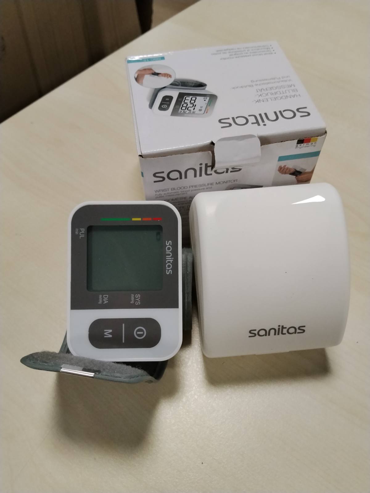 298303 - SANITAS Monitor i tensionit të gjakut SBC 15, Matje automatike e tensionit të gjakut dhe pulsit, Funksion paralajmërues për aritmi