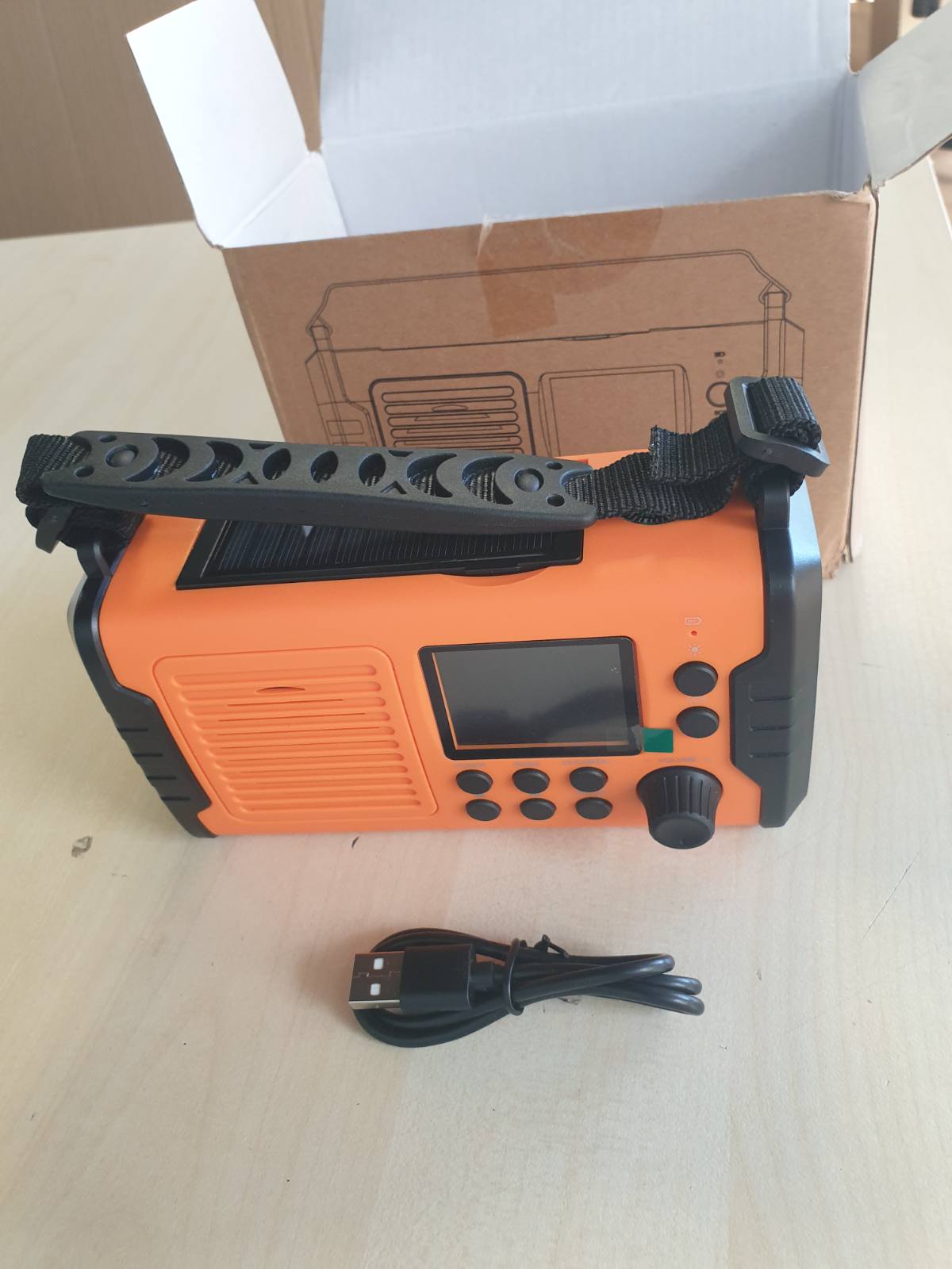 299362 - Radio Wind Up 20000mAh me Bluetooth, Radio me Energji Diellore DAB/FM dhe me Dorezë Dore, Fener dhe Dritë Leximi, Karikues Telefoni Celular me USB, Alarm SOS, Radio Portative Emergjence për Kamping dhe Përdorim në Ajër të Hapur