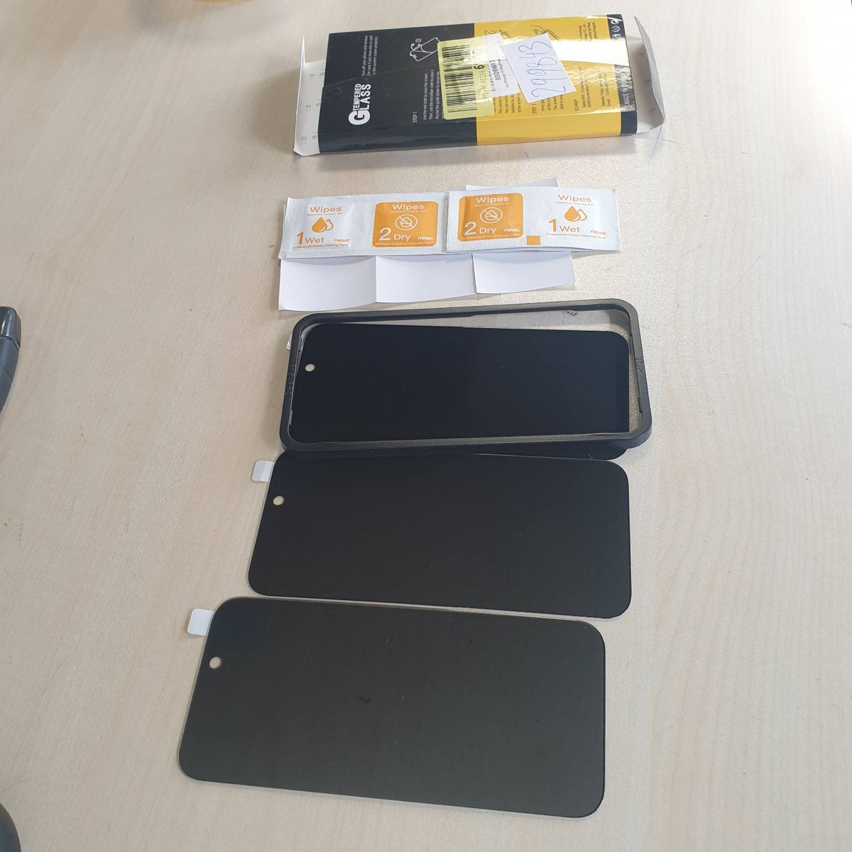 299843 - Mbrojtës Ekrani Xhami të Temperuar Anti-Spy për iPhone 15 Pro (6.1 inç), 3 copë, Kënd Privatësie 28 Gradë, Mjet Instalimi i Përfshirë
