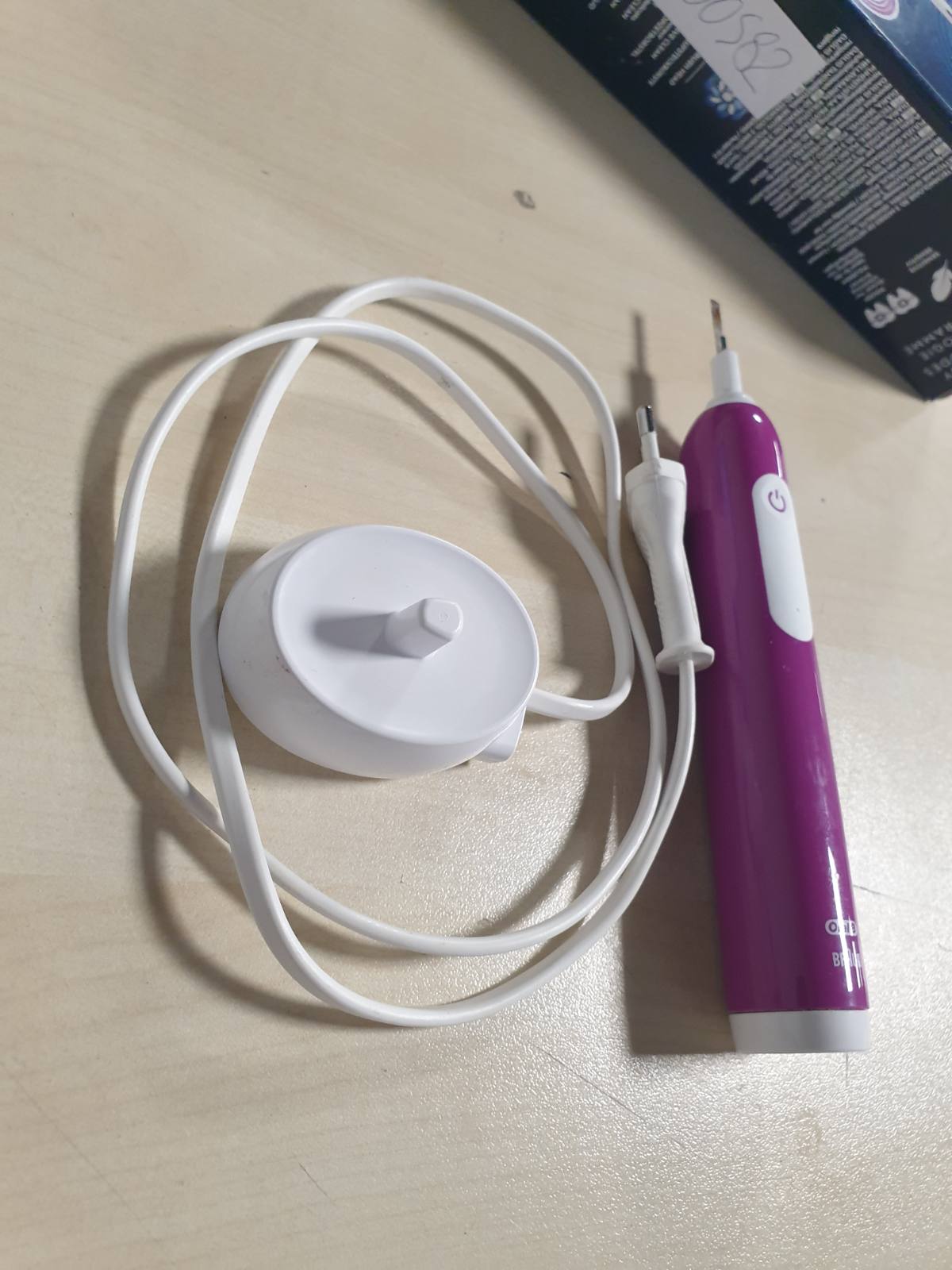 300582 - ORAL-B Furçë dhëmbësh elektrike Pro Junior për fëmijë, ngjyrë vjollcë