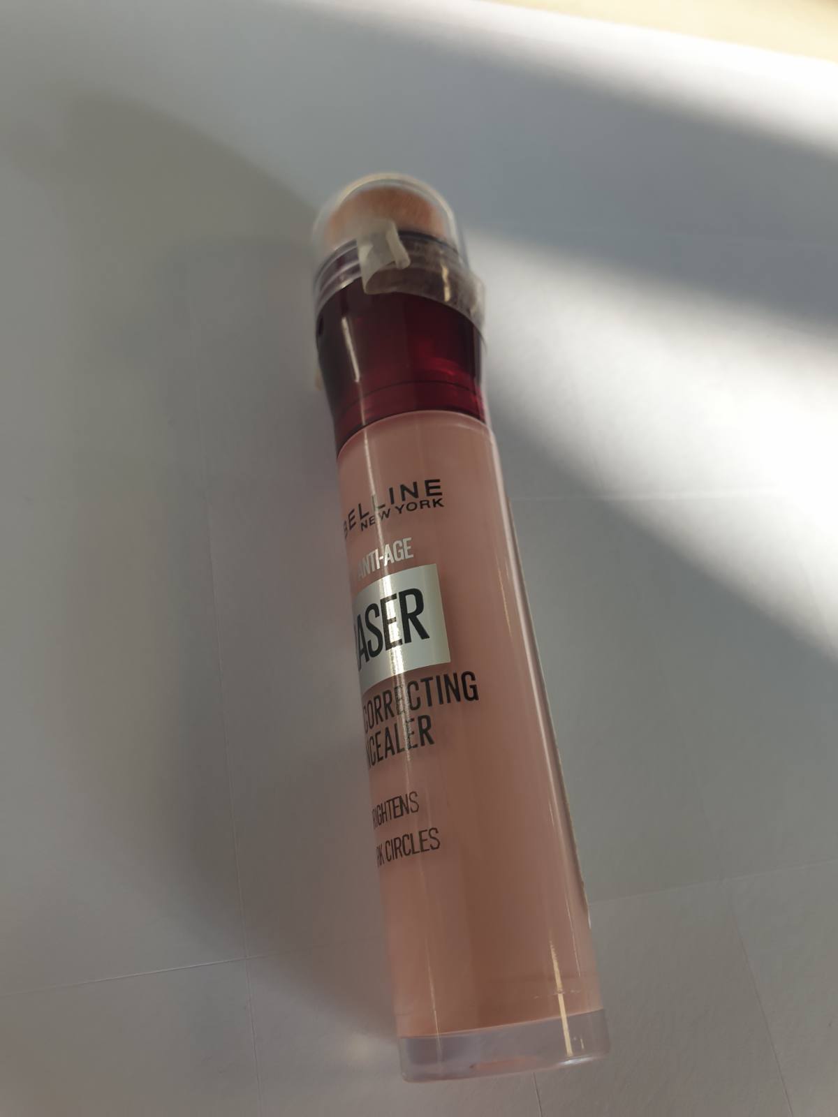 301303 - MAYBELLINE Korrektor për sytë Eraser, 6.8 ml, nuanca 5, Shkëlqyes