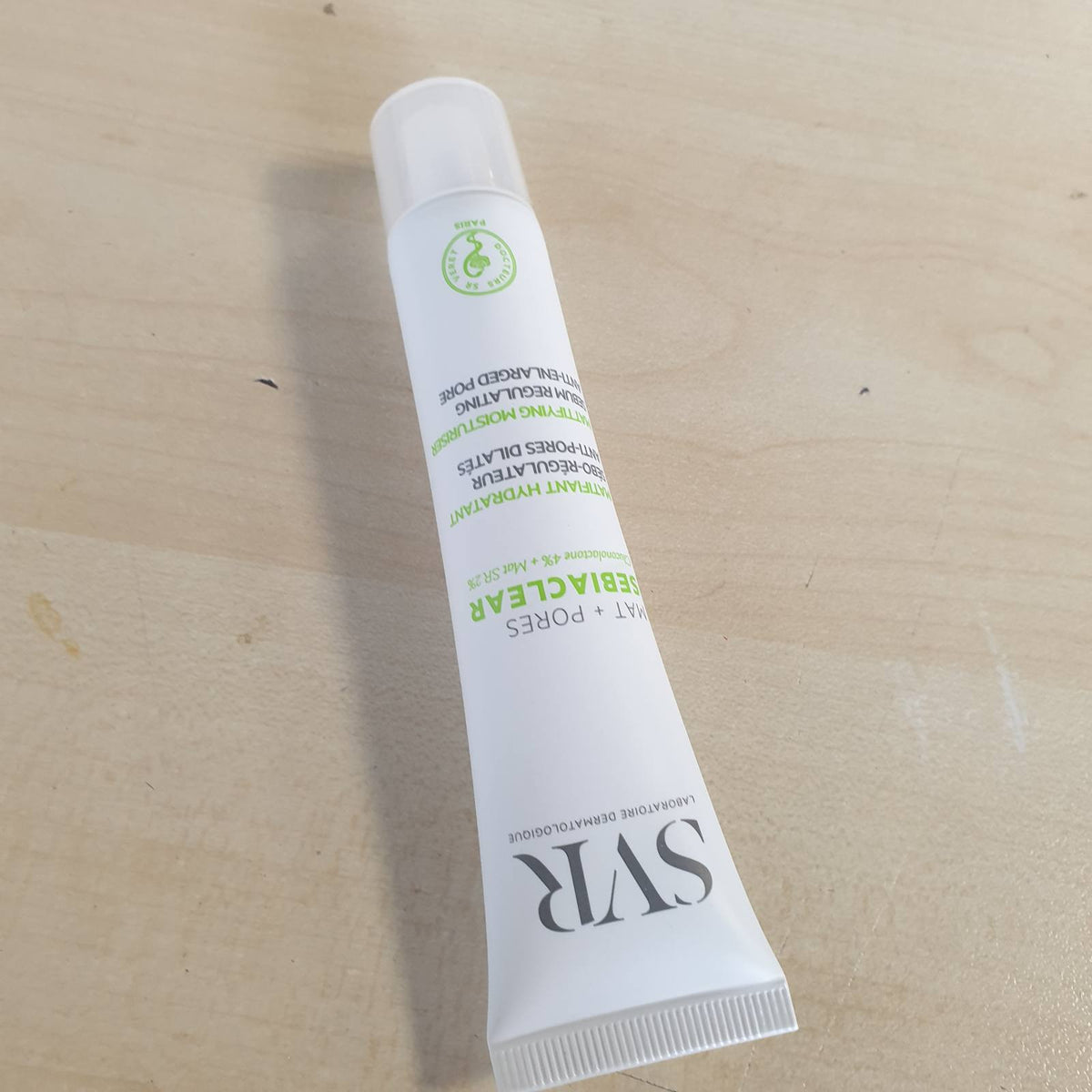 302222 - SVR - Sebiaclear Mat+Pores - Kujdes mat për poret e zmadhuara - Për lëkurë të kombinuar deri në të yndyrshme - Niacinamide, Gluconolactone - 40 ml