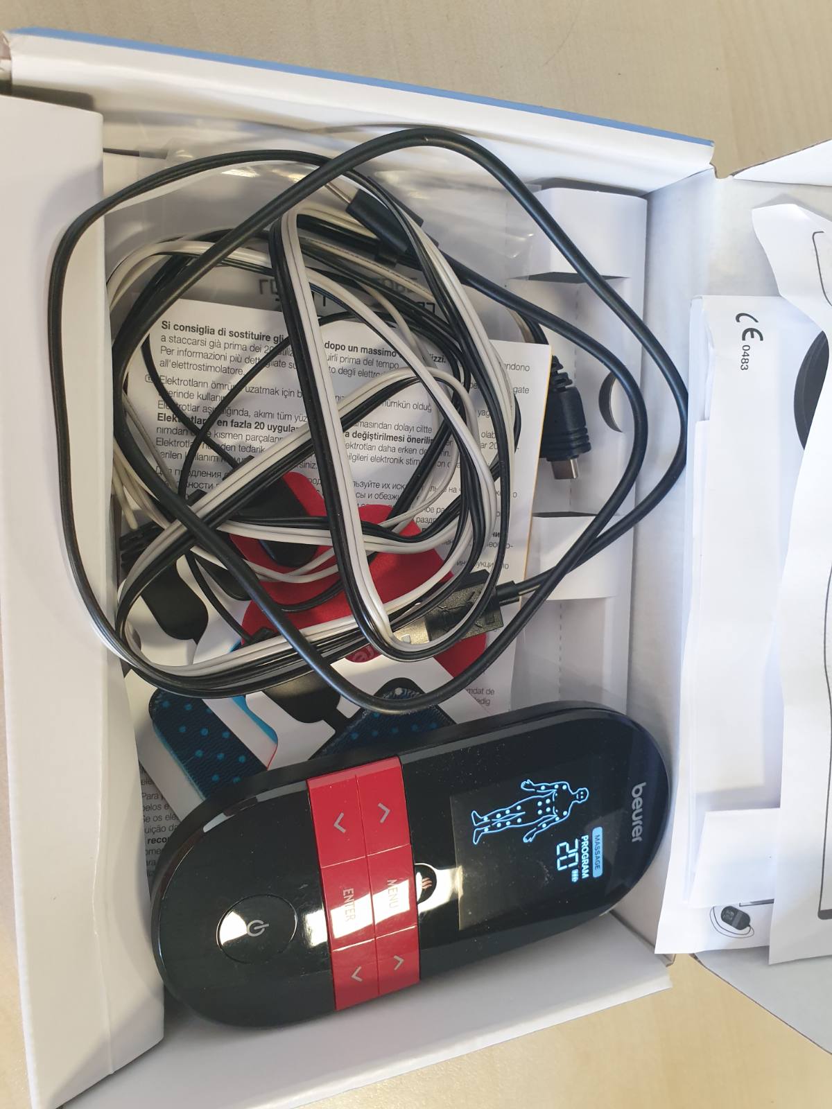 302790 - BEURER Pajisja TENS/EMS EM 59 Heat, 4-në-1, për terapi dhimbjeje, stimulim muskujsh, masazh, përfshin 4 elektroda dhe bateri