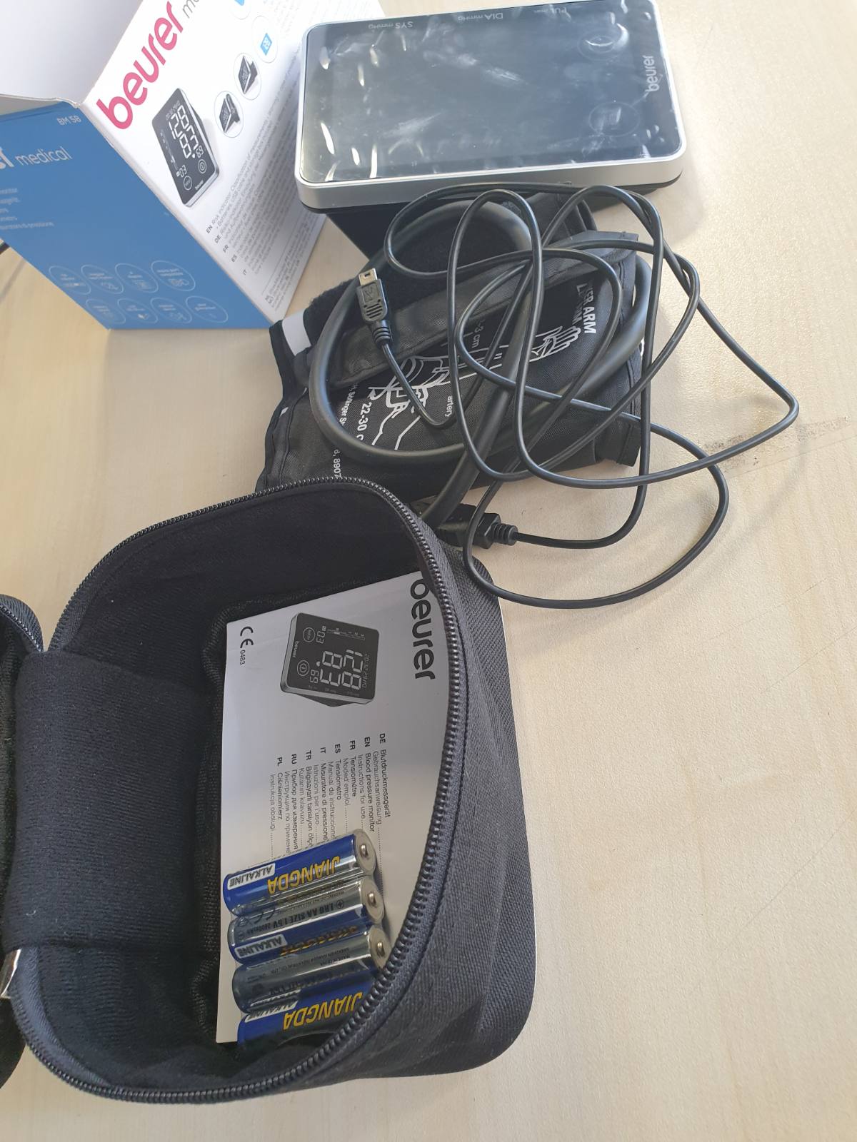 305792 - BEURER Monitor tensioni i gjakut BM 58, USB, dy memorie përdoruesi, 60 lexime, zbulim aritmie, për perimetër 22-30 cm