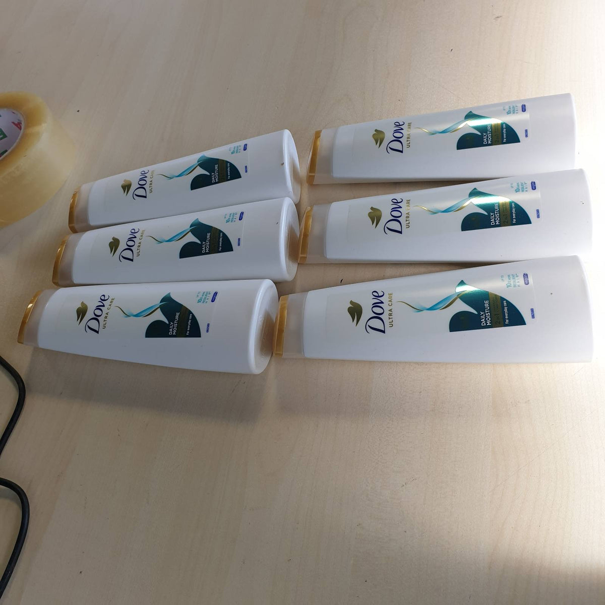 306280 - DOVE, Shampo për Kujdes të Përditshëm, Teknologji 2-në-1, paketë me 6 x 250 ml