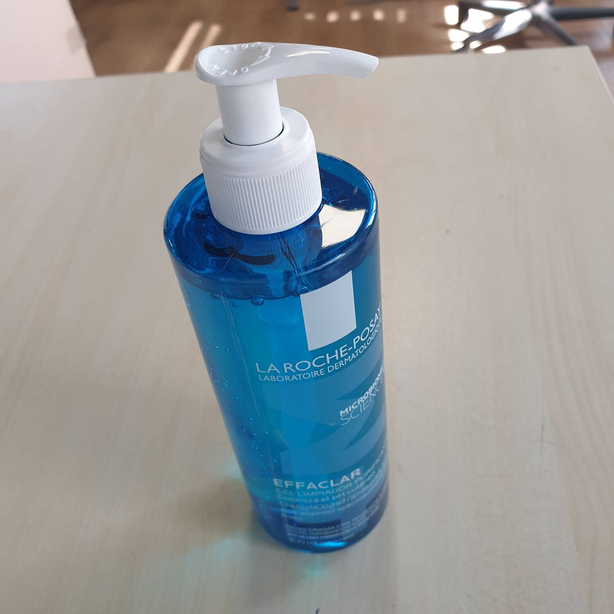 306286 - LA ROCHE-POSAY Xhel pastrues me shkumë Effaclar për lëkurë të prirur ndaj akneve dhe të yndyrshme, pastron dhe qetëson, me filobiomë dhe zink, 400 ml