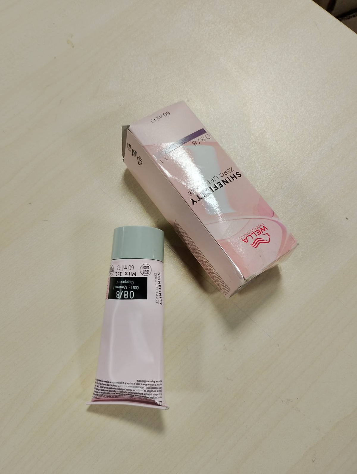 306809 - WELLA PROFESSIONALS Shinefinity Glaze – Ngjyrë e butë për flokë – 60ml – gjysmë e përhershme, pH neutrale, pa amoniak, për shkëlqim natyral deri në 20 larje, vegane.