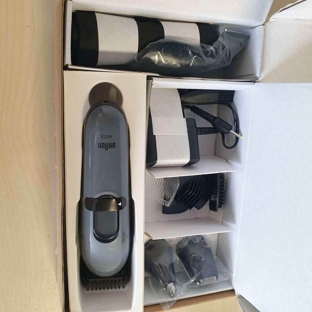 307238 - BRAUN Multigroom All-in-One Series 3, Set 3 prerësesh 11-në-1, AIO3565, Grau